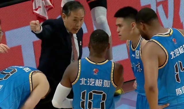 kaiyun-上海男篮5分险胜北京，弗格36分杰曼15中3，王哲林24+17完爆周琦